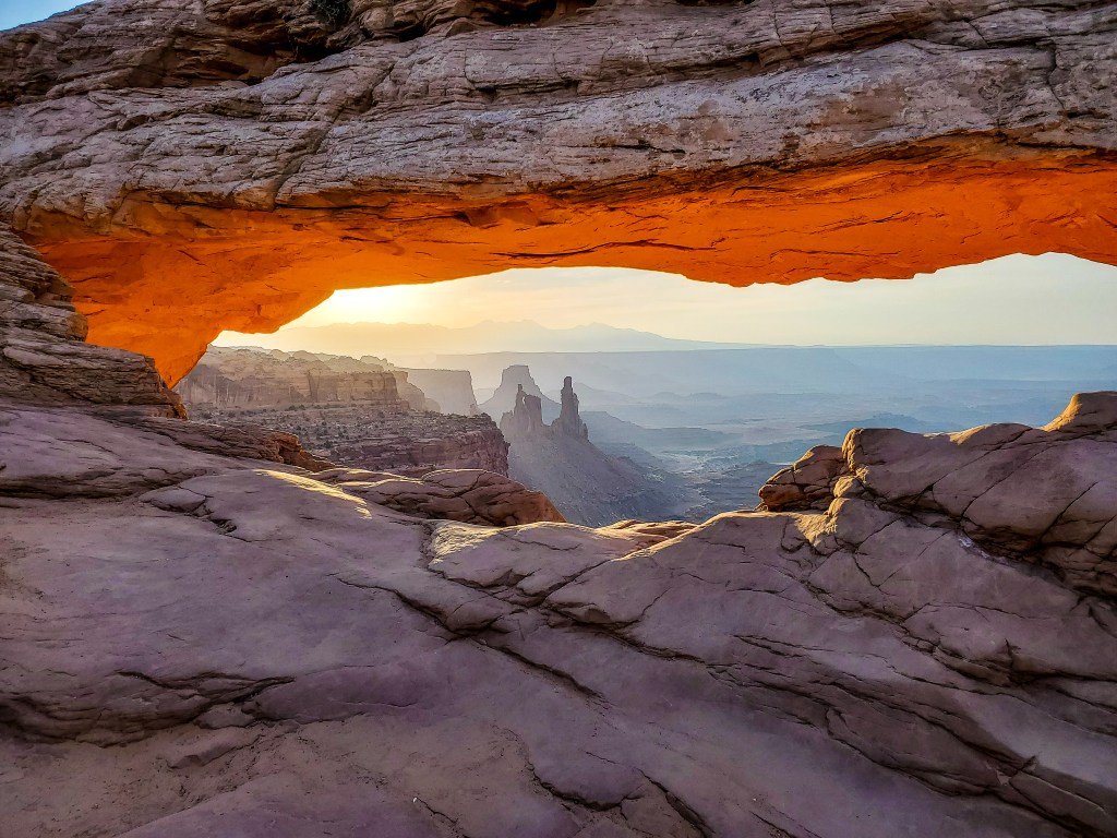 mesa arch sunrise moab utah